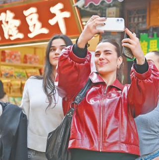 配亿多 从三家景区看“中国游”如何圈粉